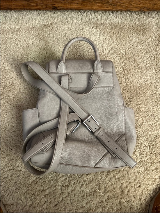 Tory Burch Pebbled Leather Backpack in Taupe Gray display picture 2